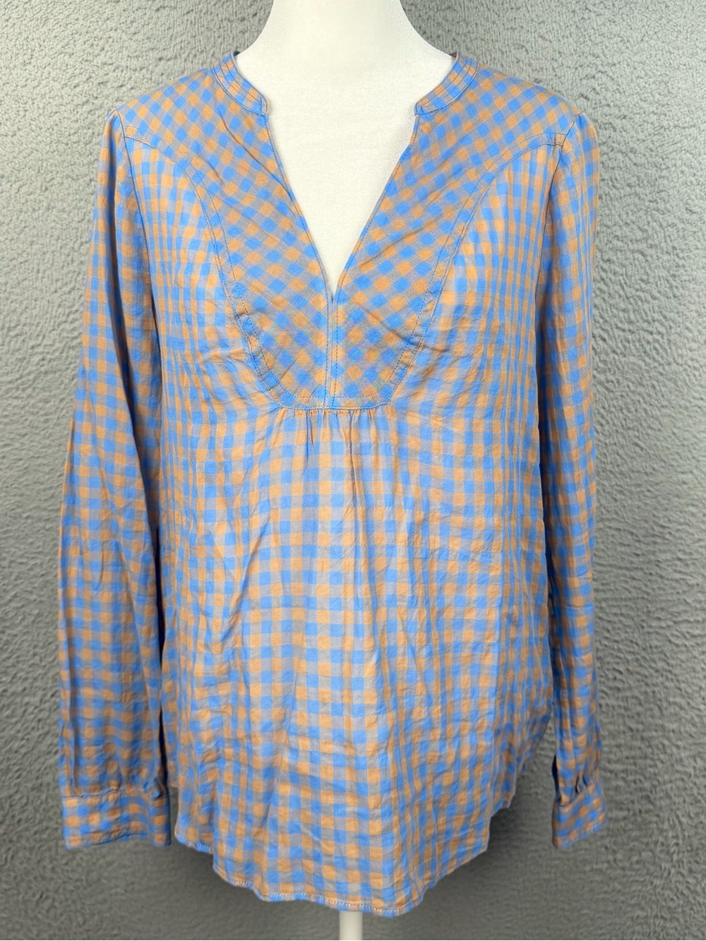 Holding Horses Top Womens 4 Blue Tan Plaid V Neck Casual Preppy Anthropologie